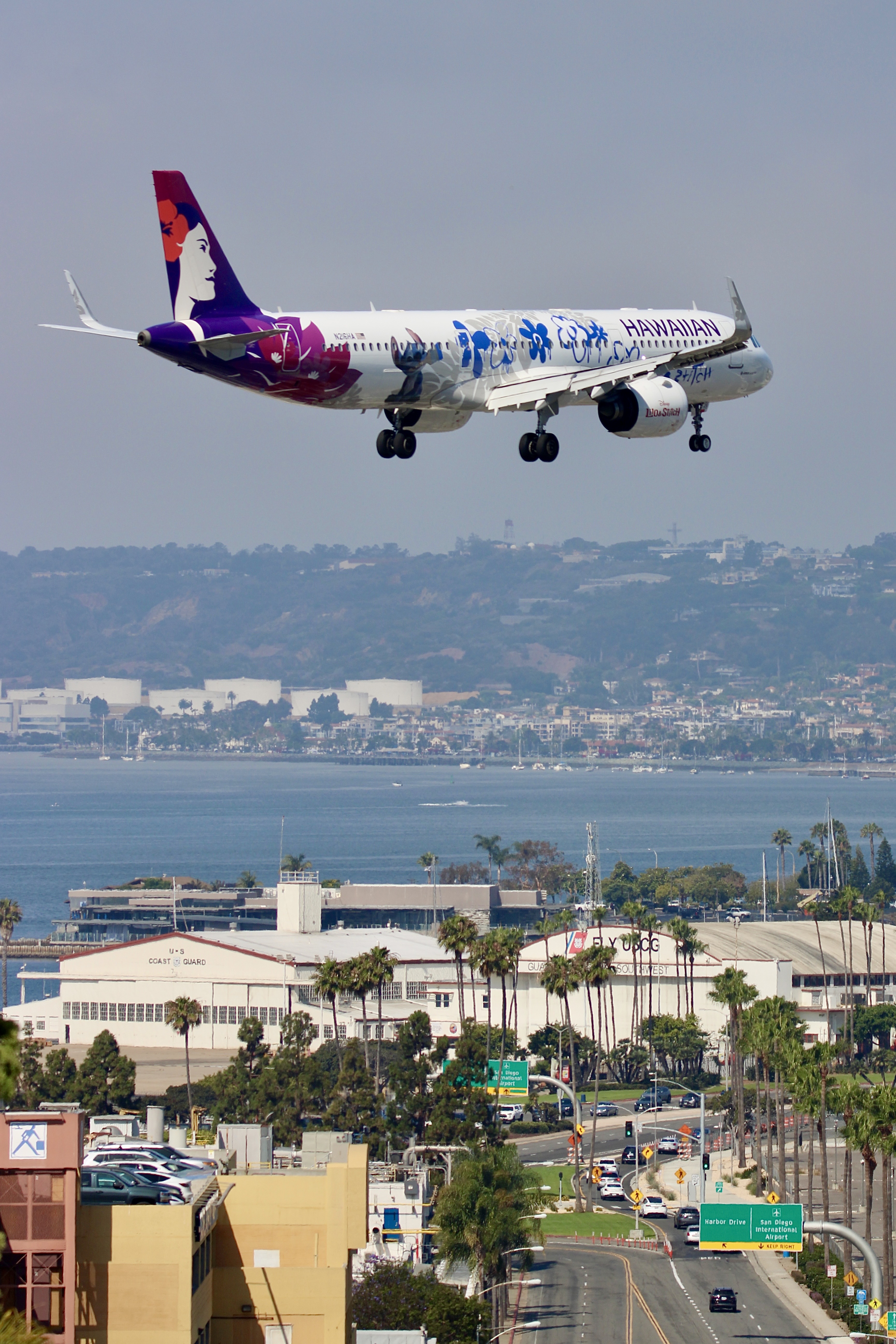 Dante Schrantz photo of Hawaiian Airlines Airbus A321-271 NEO Lilo and Stitch Special Livery at San Diego International Airport (KSAN)