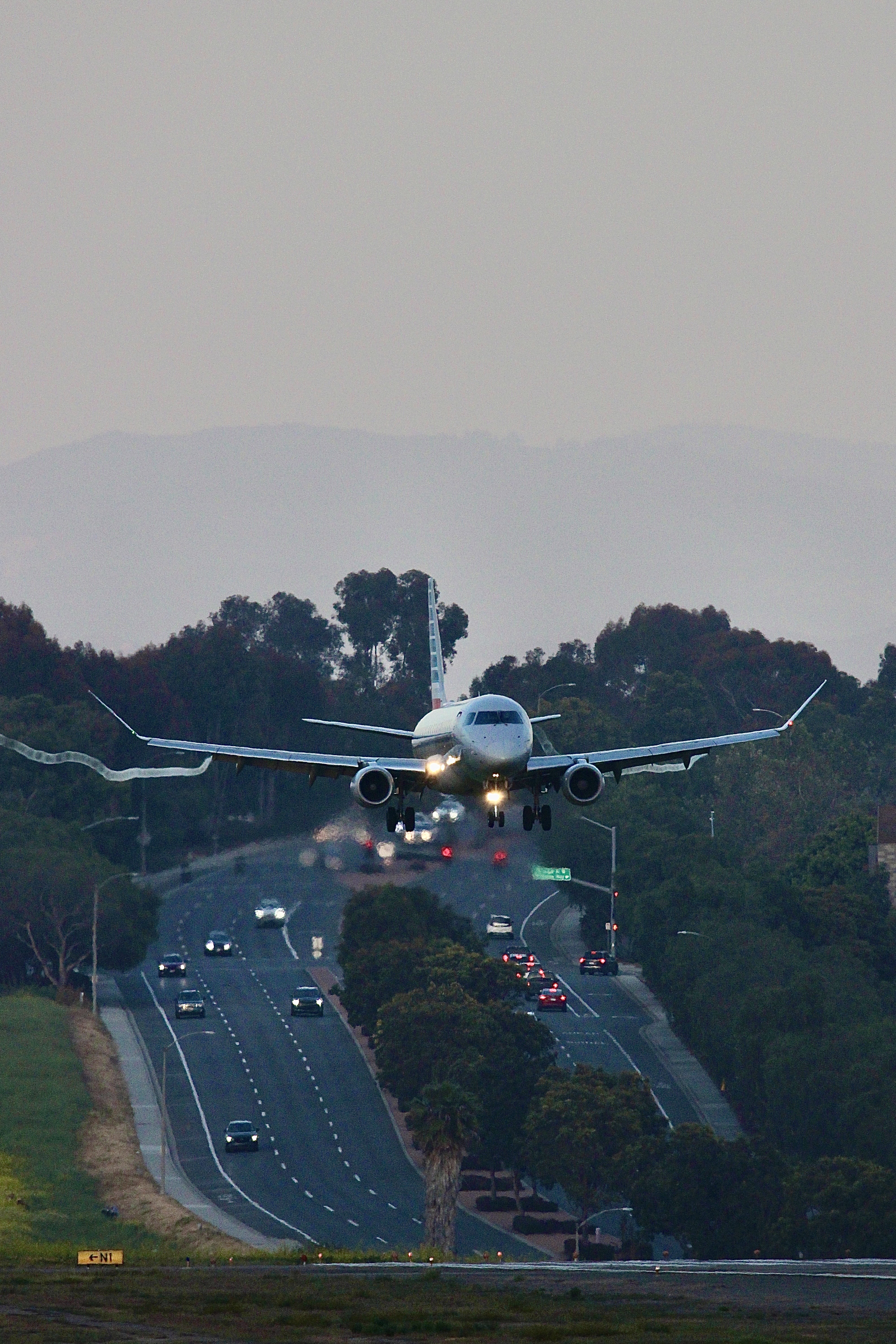 Dante Schrantz photo of American Airlines Envoy Air Embraer E175 at Carlsbad McClellan Airport KCRQ