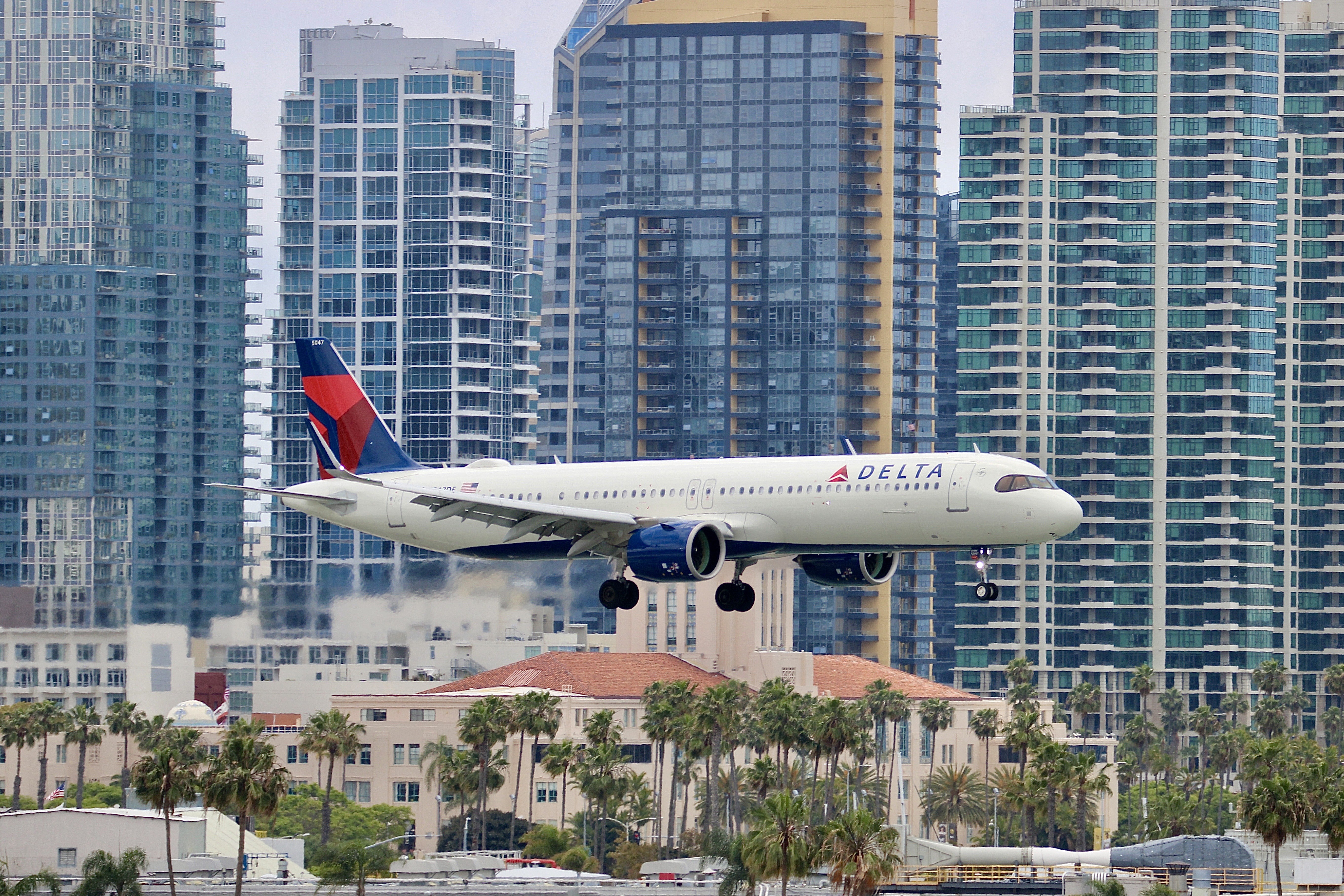 Dante Schrantz photo of Delta Airbus A321-271 NEO arriving at San Diego International Airport (KSAN)