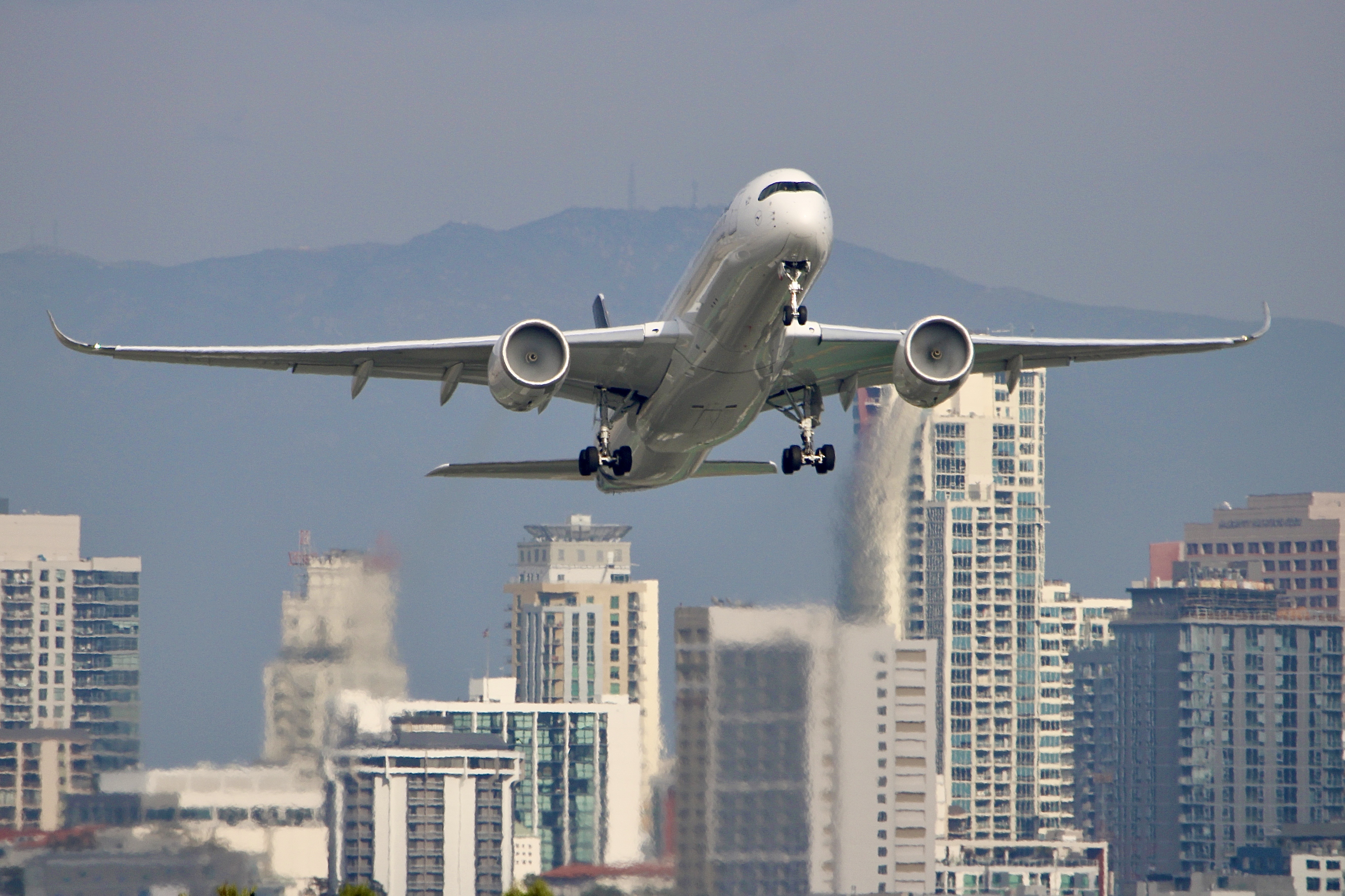 Dante Schrantz photo of Lufthsansa Airbus A350-900 Departing at San Diego International Airport (KSAN)