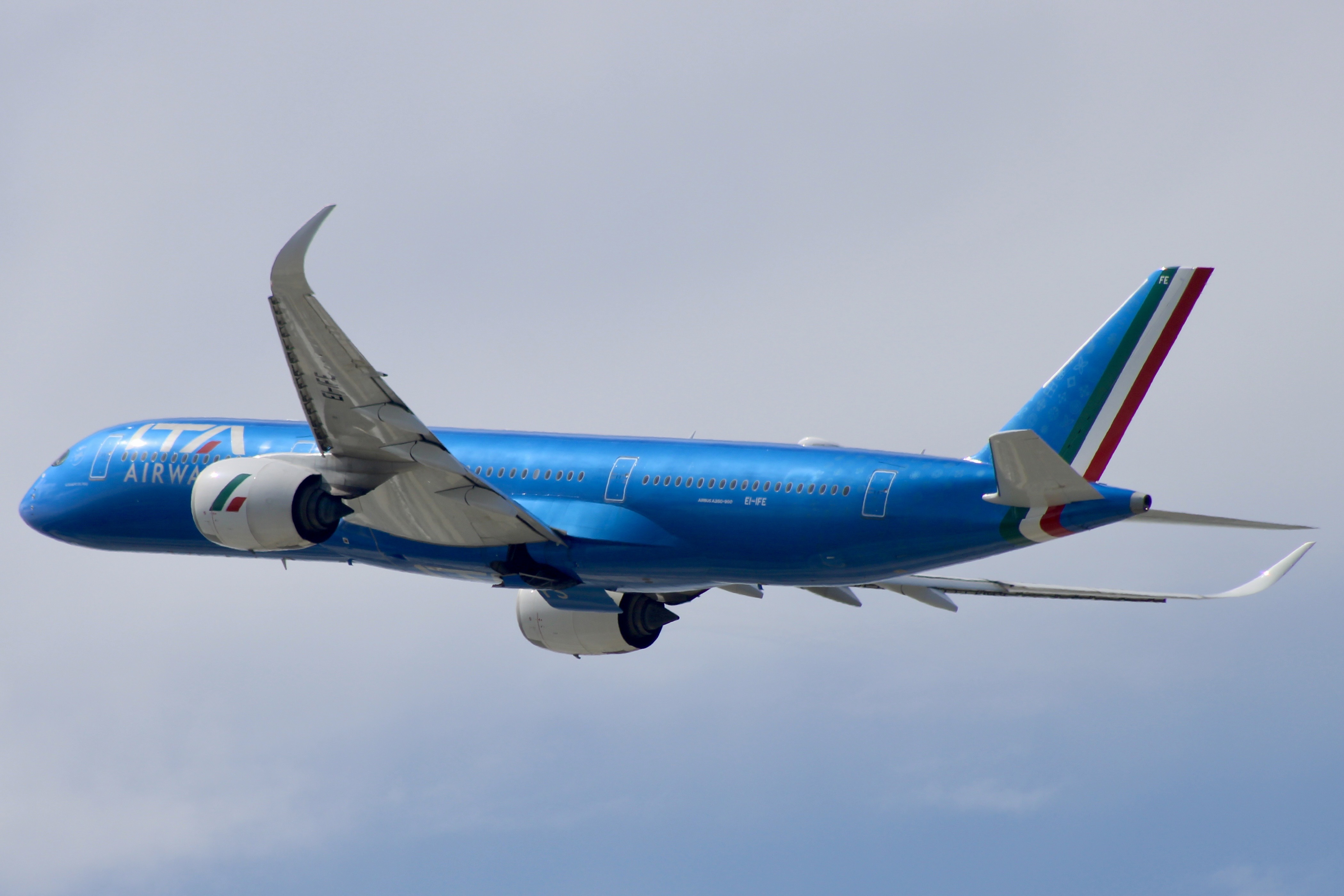 Dante Schrantz photo of ITA Airways Airbus A350-900 Departing Los Angeles International AirpotKLAX